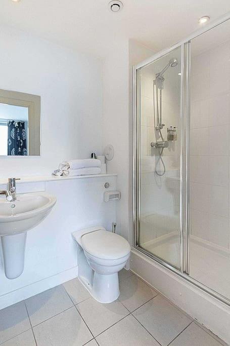 אדינבורו Modern 2 Bed Apartment With Stunning Seaside View מראה חיצוני תמונה